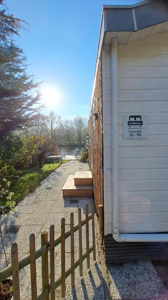 Het Witte Chalet Aan Het Water Van Monumentaal Fort Ooltgensplaat Extérieur photo