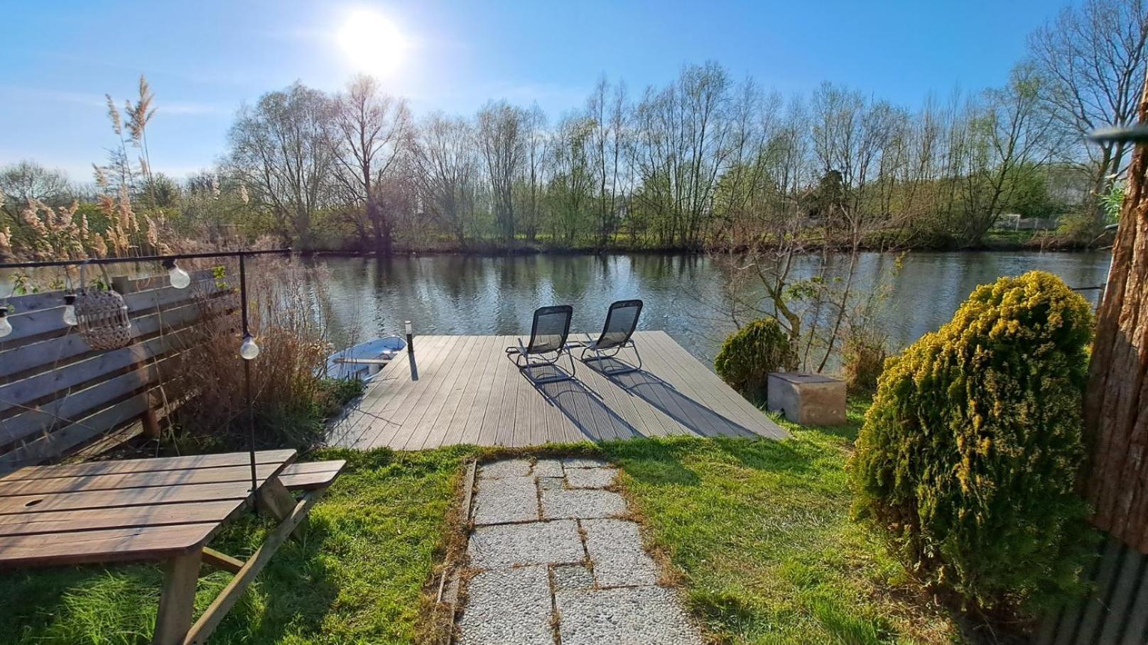 Het Witte Chalet Aan Het Water Van Monumentaal Fort Ooltgensplaat Extérieur photo